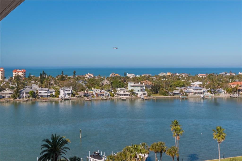 690 Island Way - Photo 1