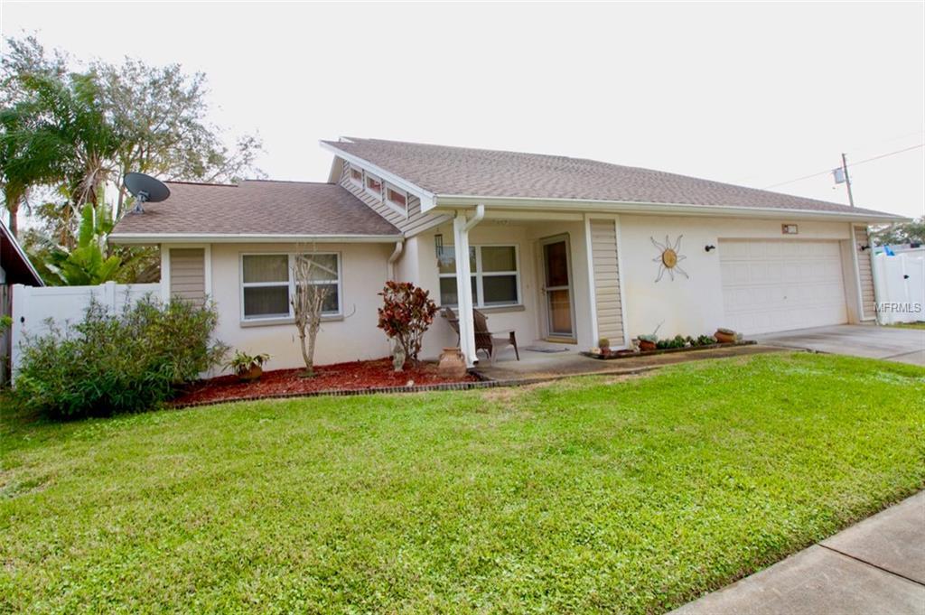 9121 136TH Way - Photo 1