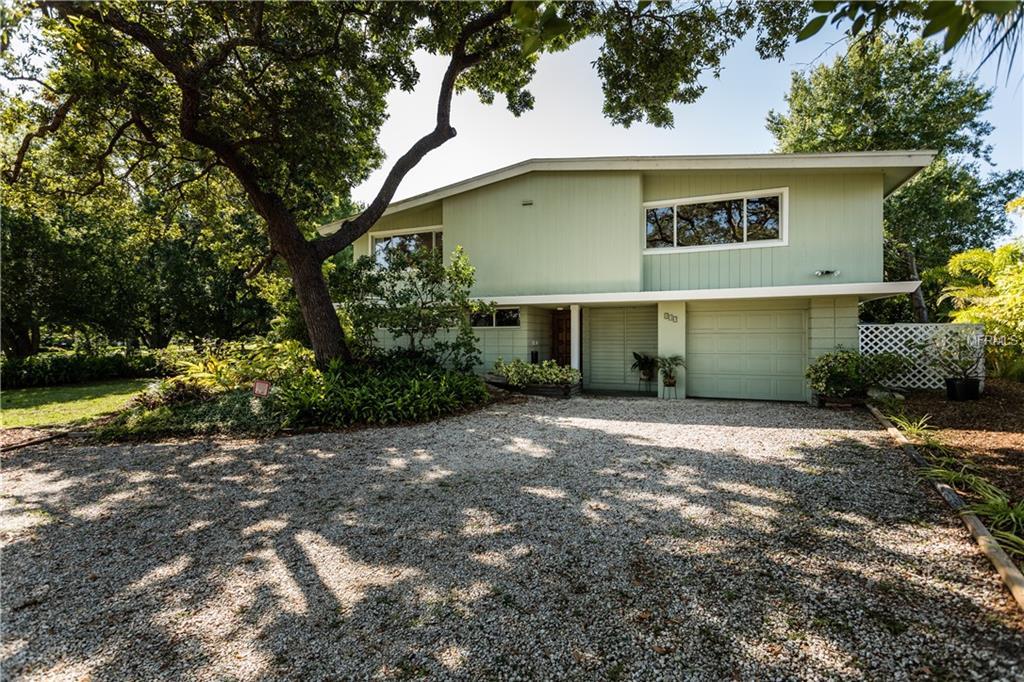 880 69TH Avenue - Photo 1