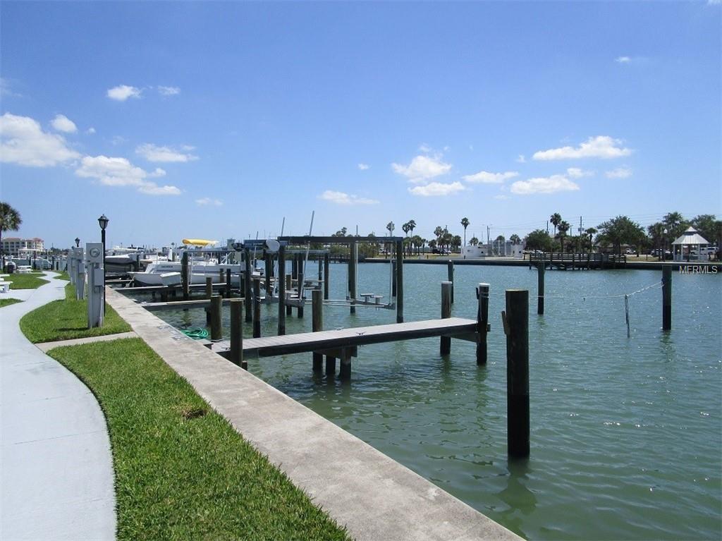 329 Medallion Boulevard - Photo 1