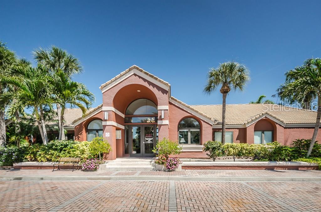 10265 Gandy Boulevard - Photo 1