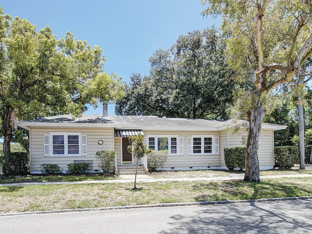 463 30TH Street - Photo 1