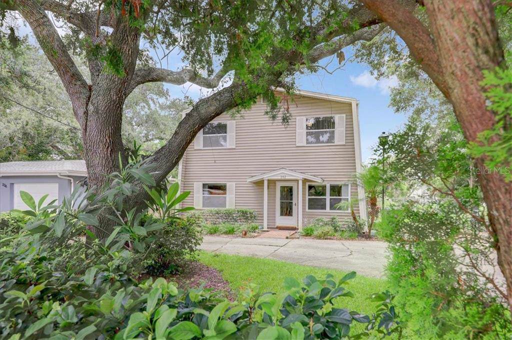 202 4TH Avenue - Photo 1
