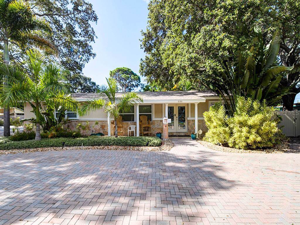 8100 33RD Avenue - Photo 1