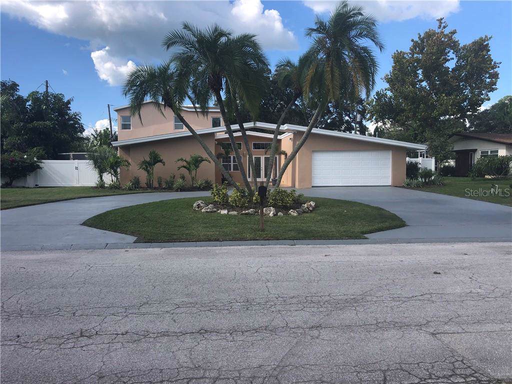 810 Royal Drive - Photo 1