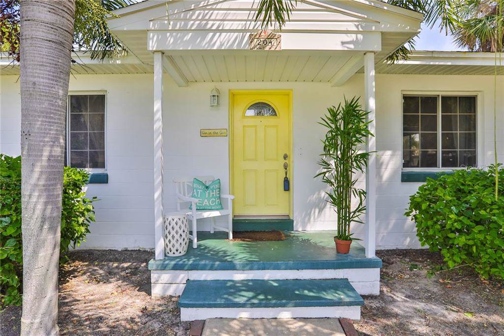 204 43RD Avenue - Photo 1