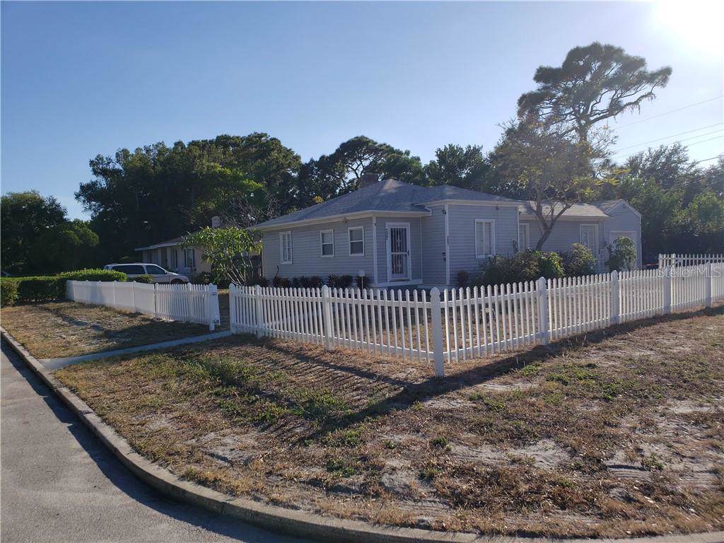 207 38TH Street - Photo 1