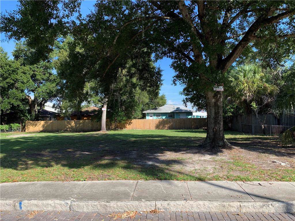 1027 8TH Avenue - Photo 1