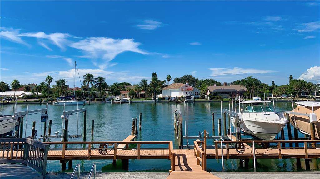 350 Pinellas Bayway - Photo 1
