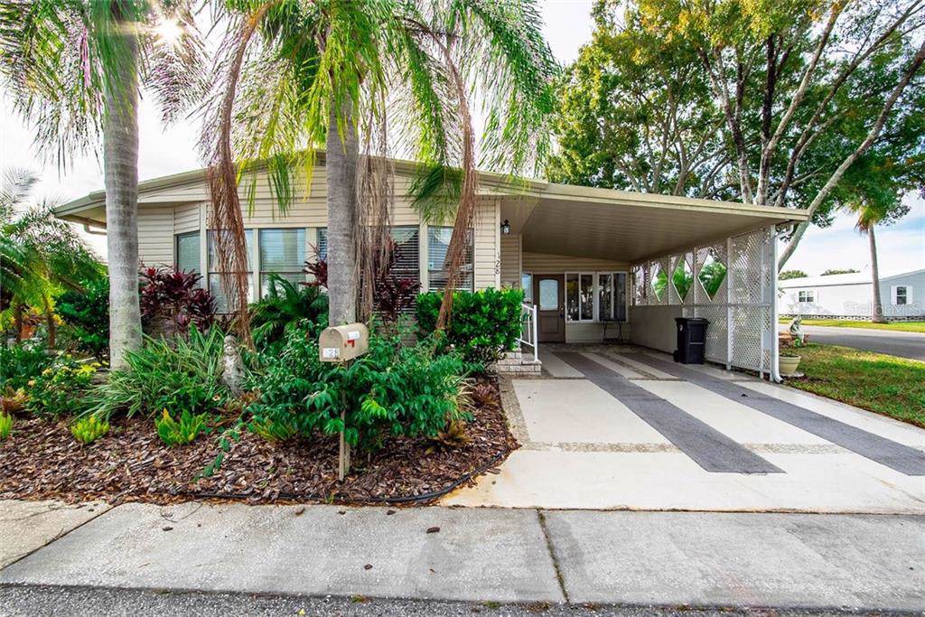 128 Dolphin Drive - Photo 1
