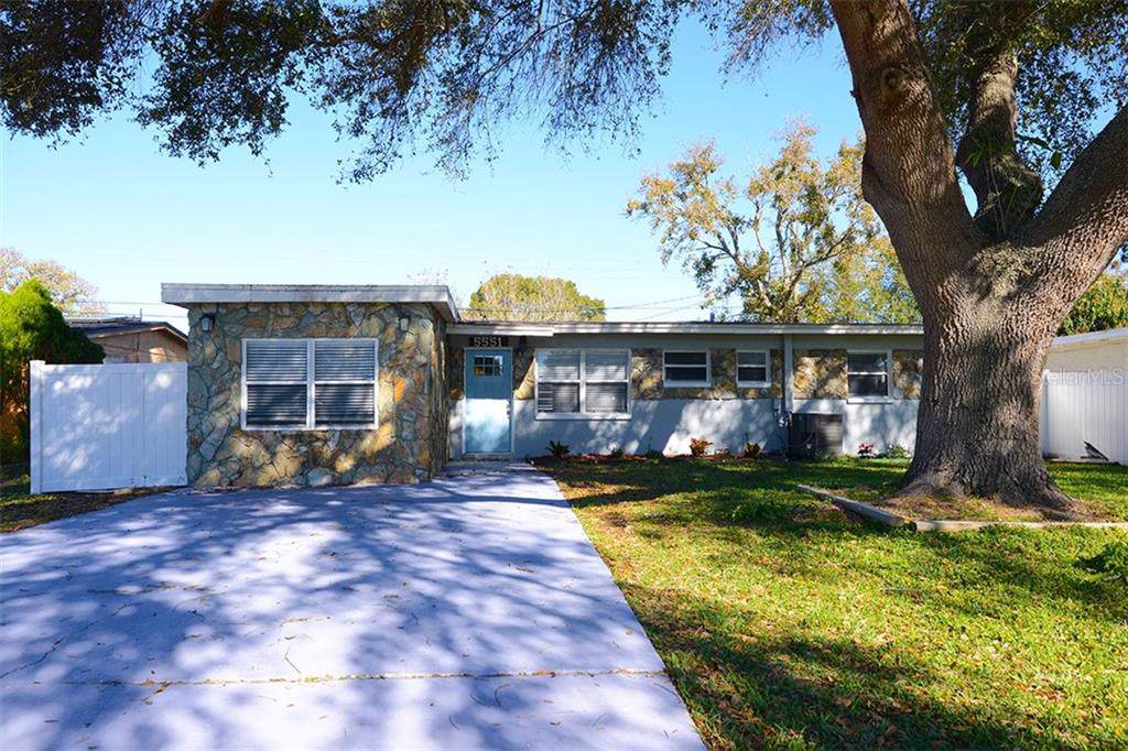 5551 93RD Avenue - Photo 1