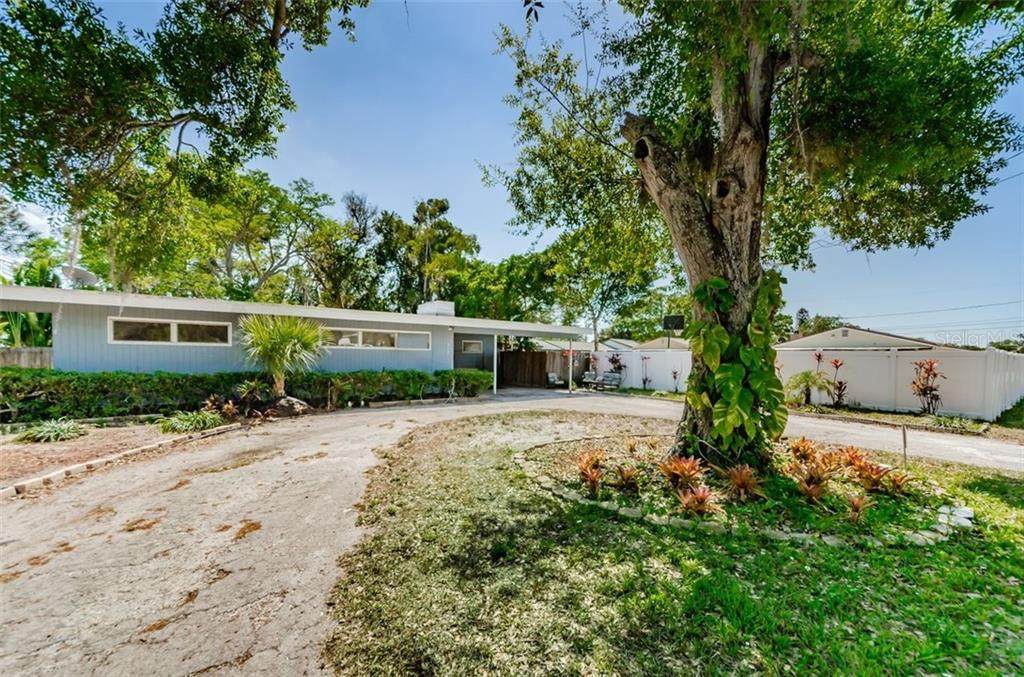 512 52ND Avenue - Photo 1