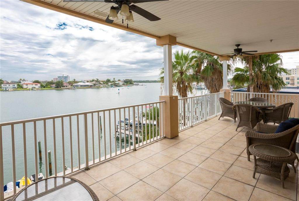 692 Bayway Boulevard - Photo 1
