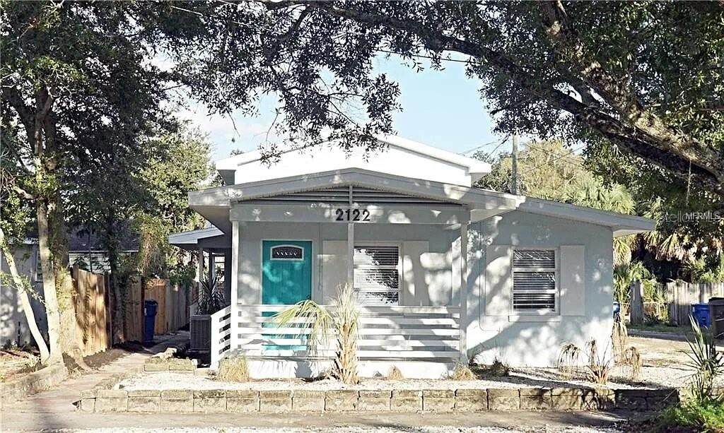 2122 1ST Street - Photo 1