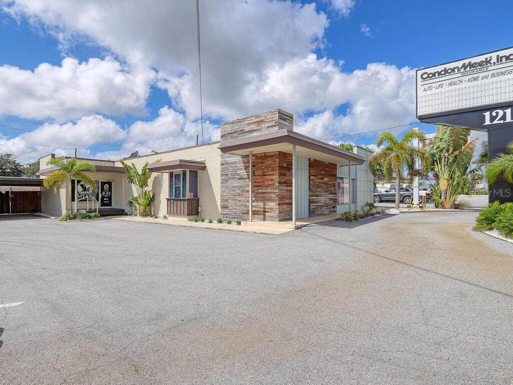 1211 Court Street - Photo 1