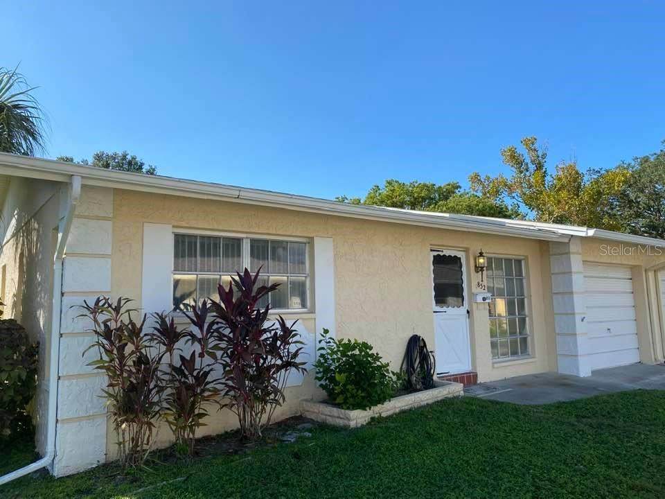 852 Oxford Court - Photo 1