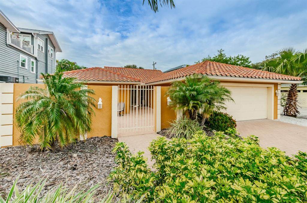 1008 Mandalay Avenue - Photo 1