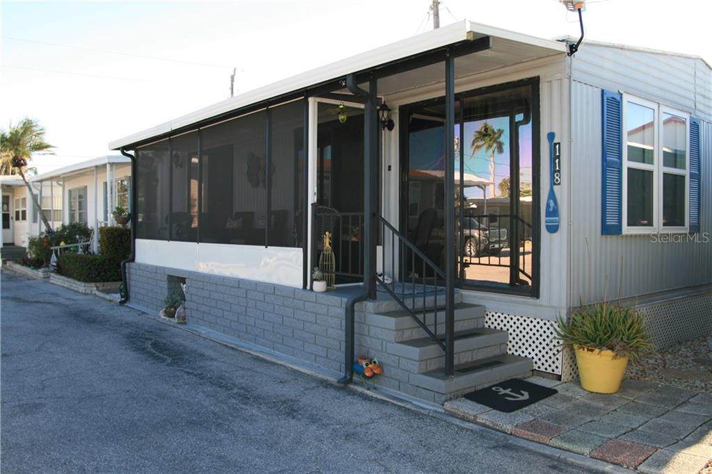 118 Twin Shores Boulevard - Photo 1