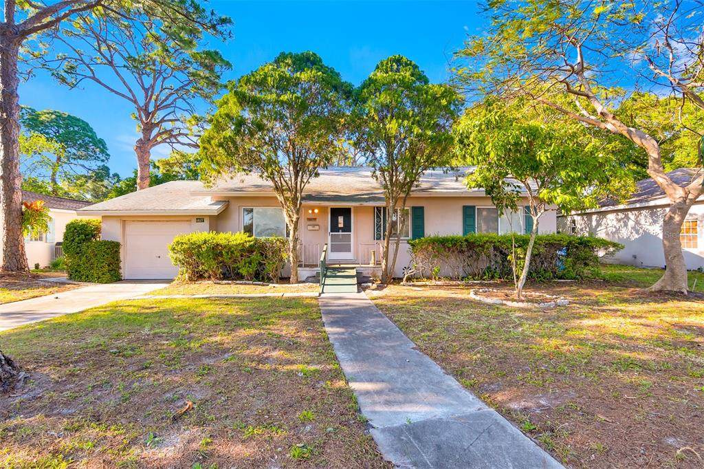 6827 8TH Avenue - Photo 1