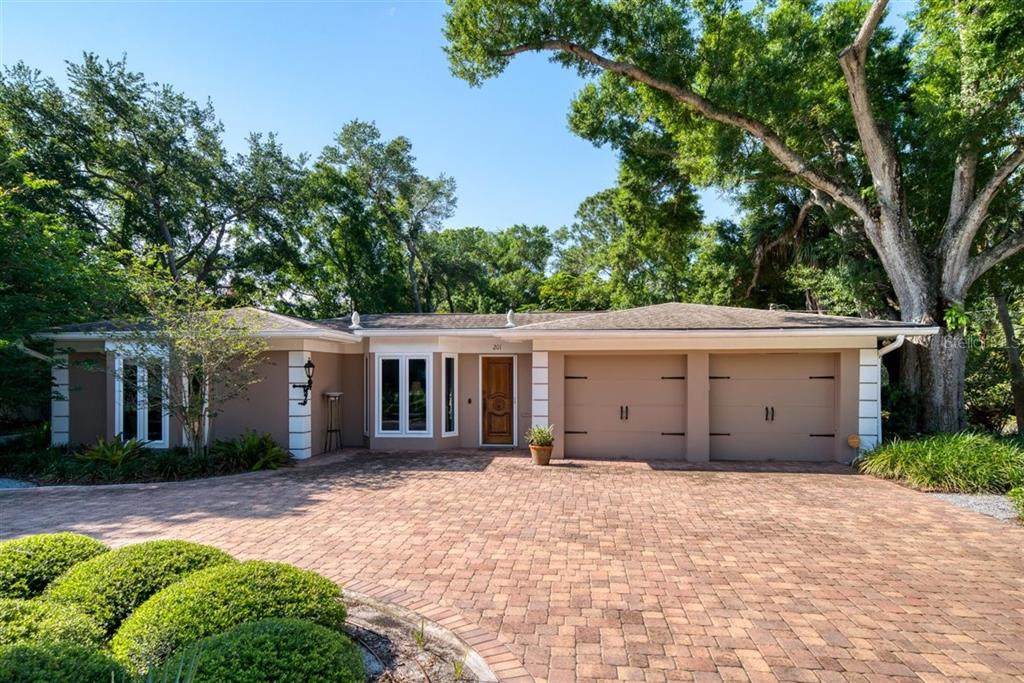 201 Flamingo Drive - Photo 1