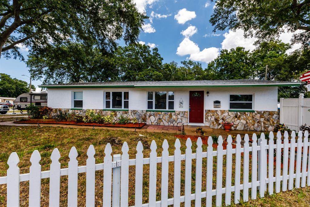 8699 52ND Street - Photo 1