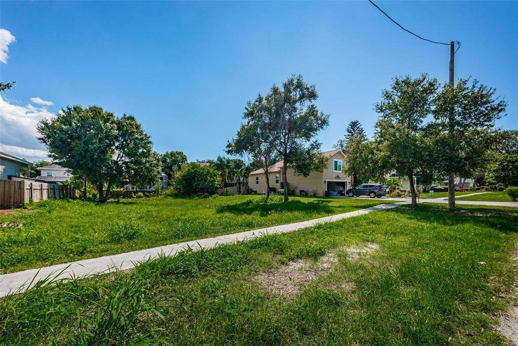 Forde Avenue - Photo 1