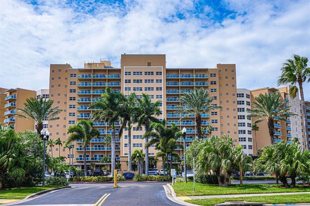 880 Mandalay Avenue - Photo 1