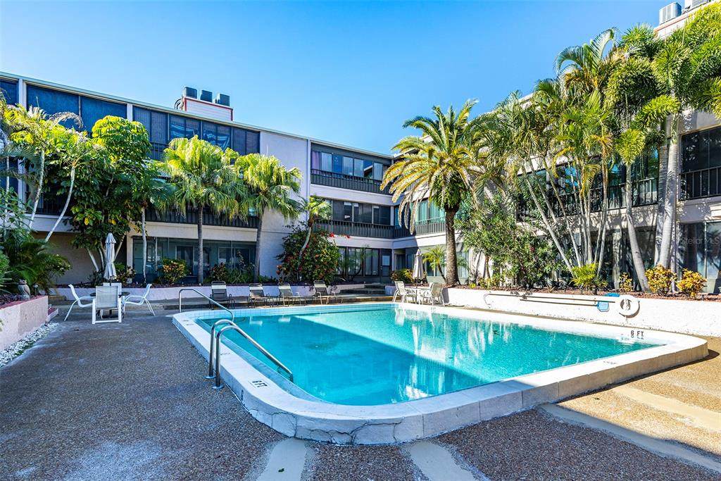215 Valencia Boulevard - Photo 1