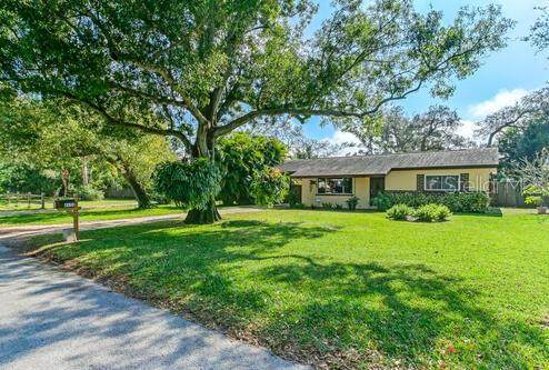 4650 50TH Avenue - Photo 1