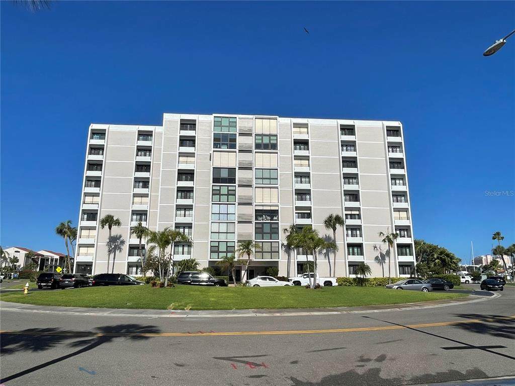 855 Bayway Boulevard - Photo 1