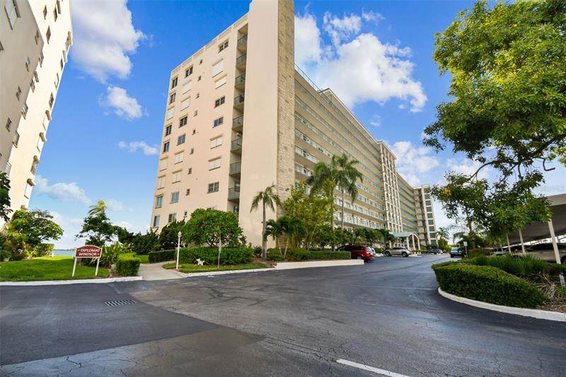 6020 Shore Boulevard - Photo 1