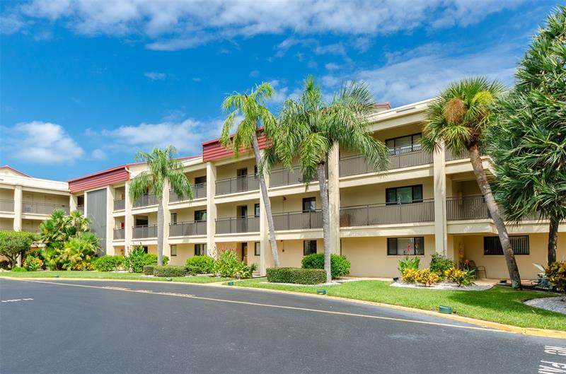 868 Bayway Boulevard - Photo 1
