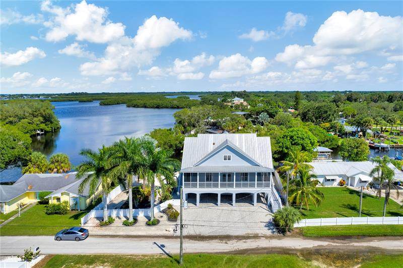 814 Bayview Drive - Photo 1