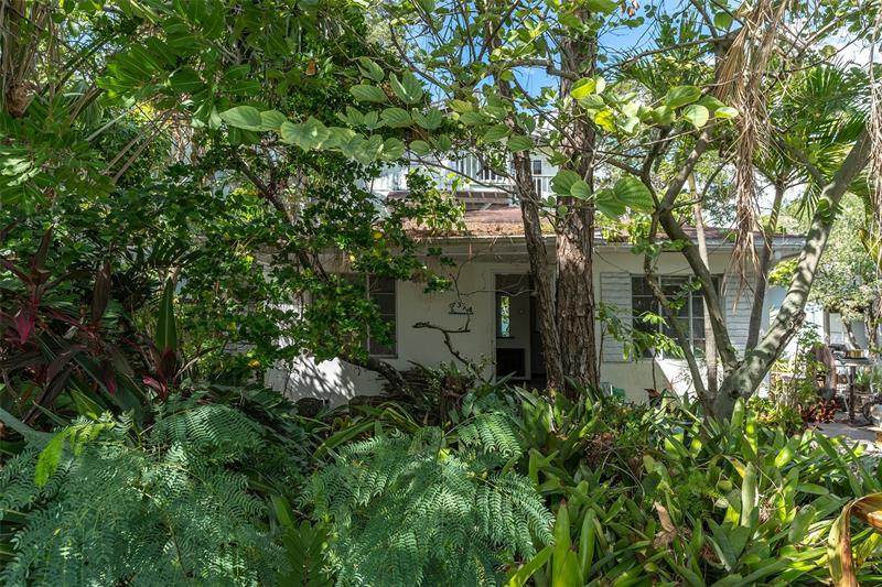 314 129TH Avenue - Photo 1