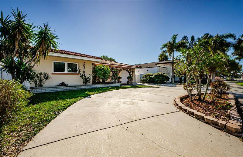 945 Mandalay Avenue - Photo 1
