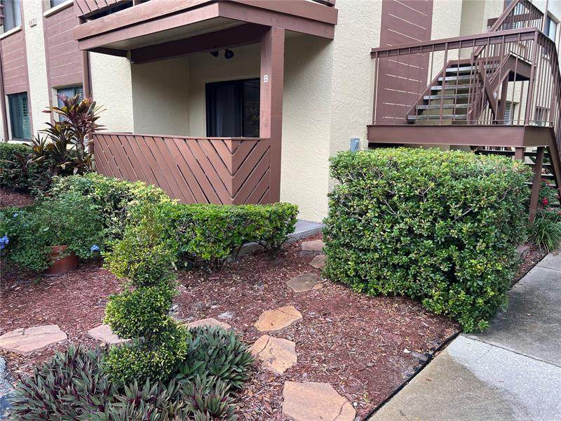 647 Yorkshire Court - Photo 1