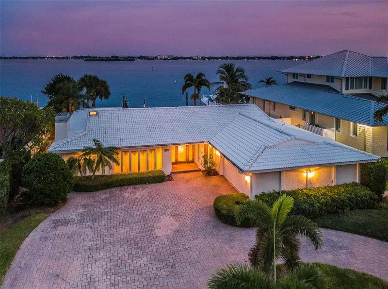 631 Harbor Island - Photo 1