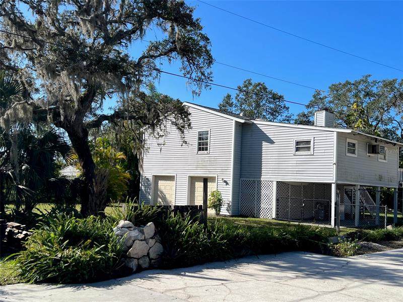 631 Harbor Avenue - Photo 1