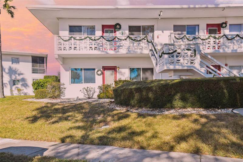 8425 112TH Street - Photo 1