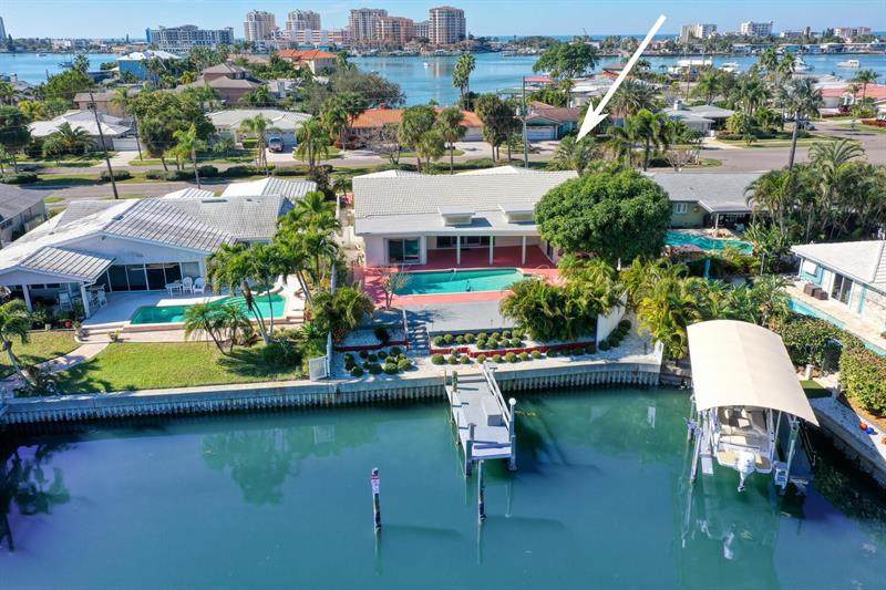 487 Island Way - Photo 1