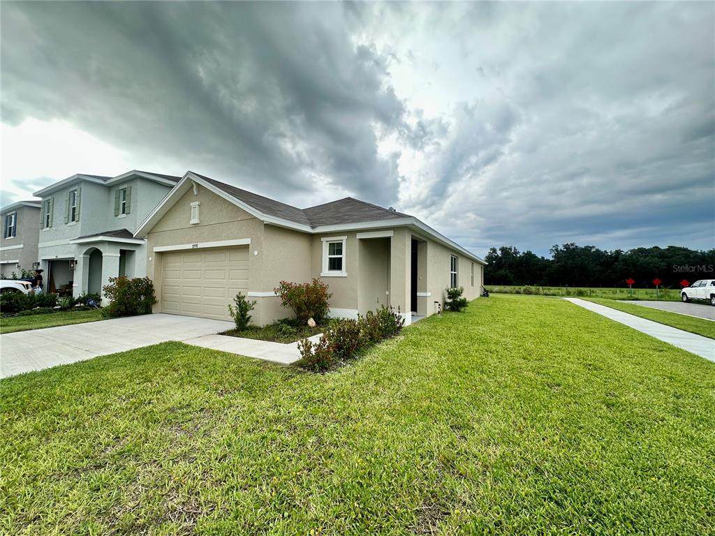 33593 Apricot Tree Court, Wesley Chapel, FL 33543 (U8247770