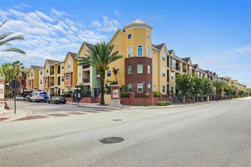 1910 Palm Avenue - Photo 1