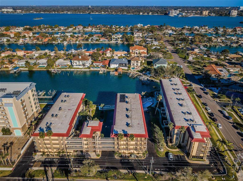 121 Island Way - Photo 1