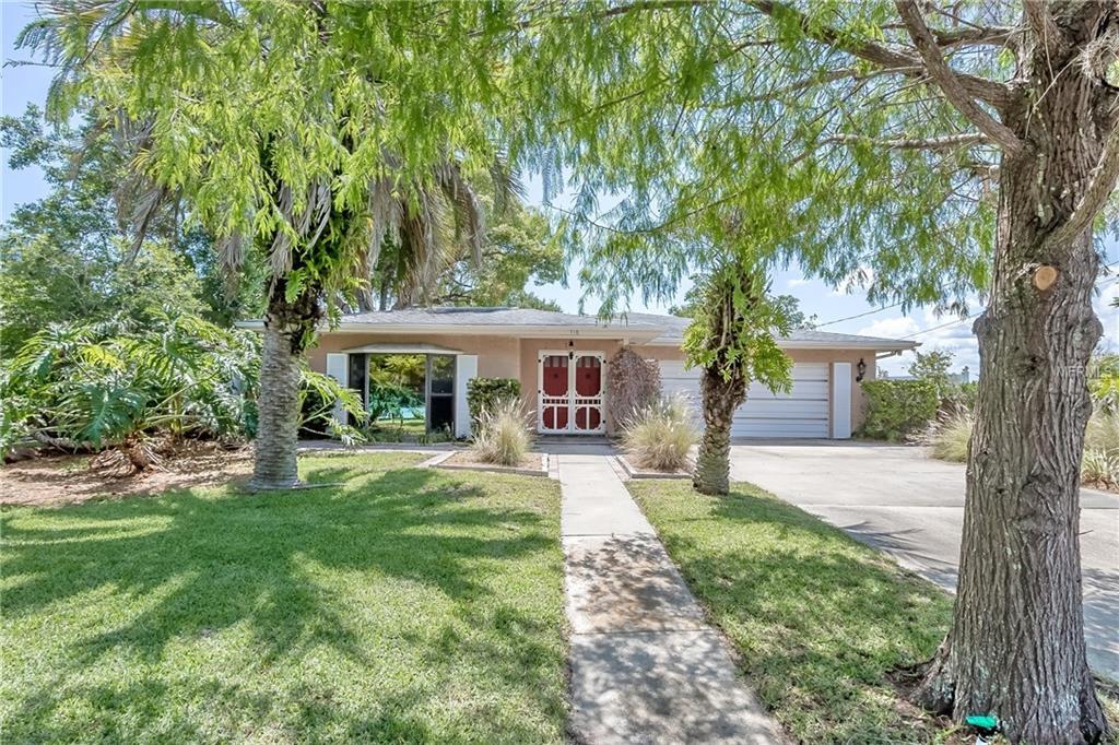 718 Palm Circle Drive - Photo 1