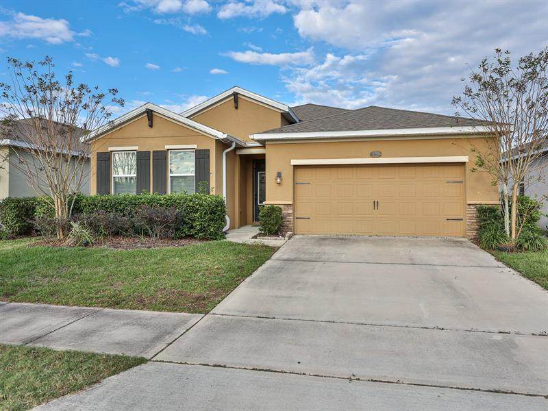725 Victoria Trails Boulevard - Photo 1