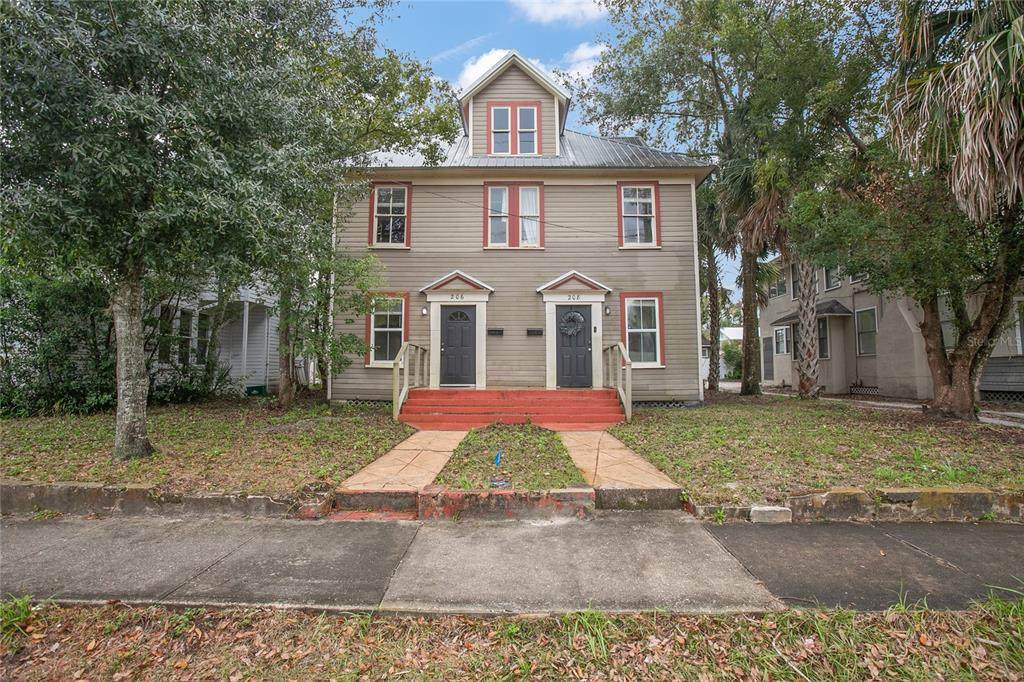 206 Wisconsin Avenue - Photo 1