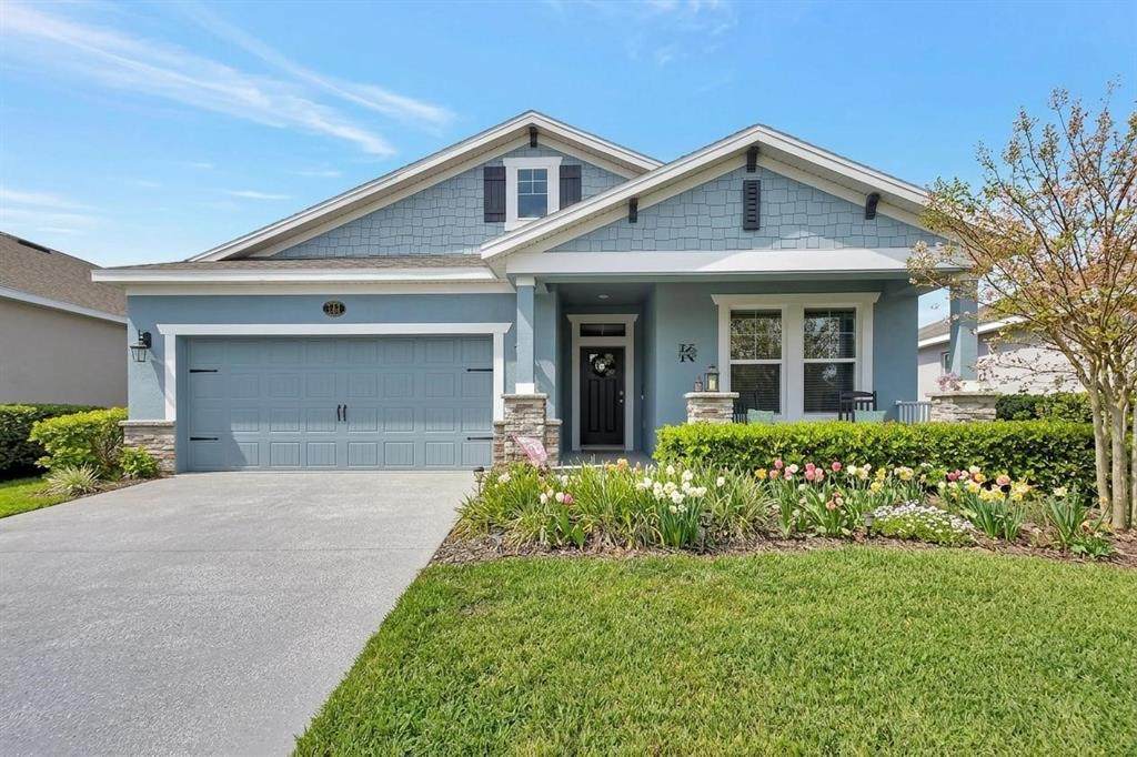 744 Victoria Trails Boulevard - Photo 1