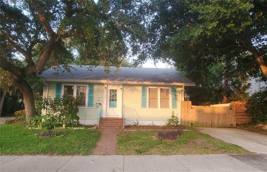 410 Oleander Avenue - Photo 1