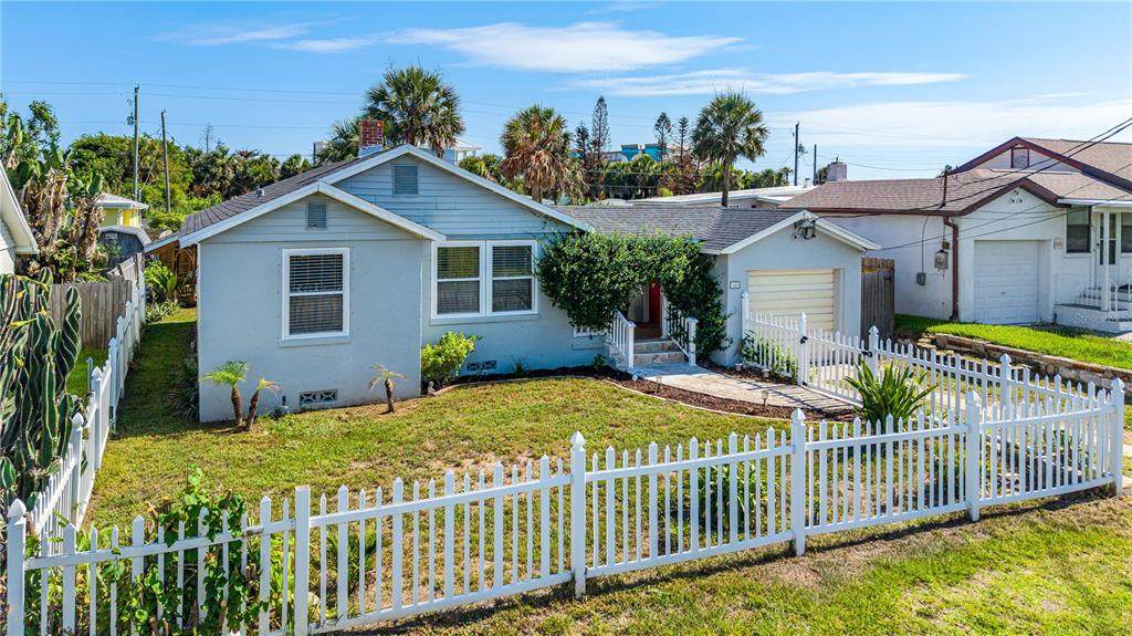 129 Rosalyn Avenue - Photo 1