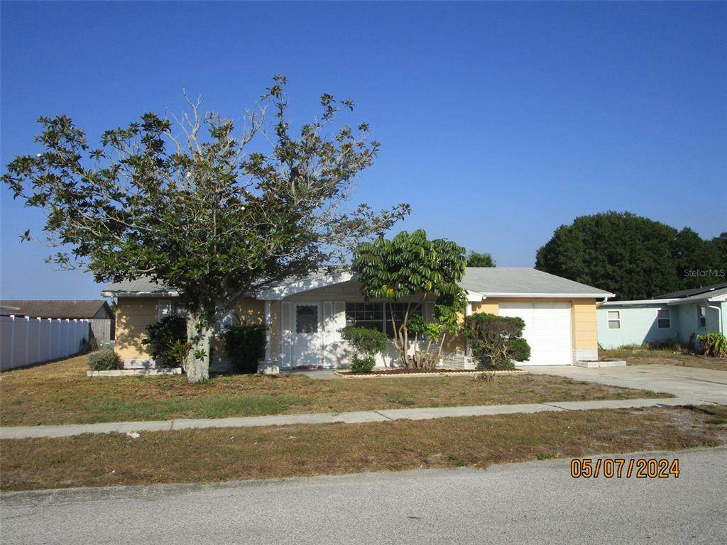1110 Grand Boulevard - Photo 1